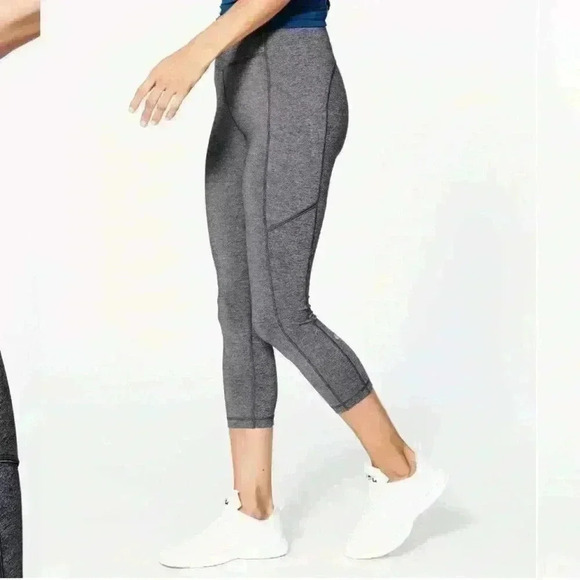 Lululemon Speed Up Crop *21"
Heathered Black leggings 6 - Picture 11 of 11